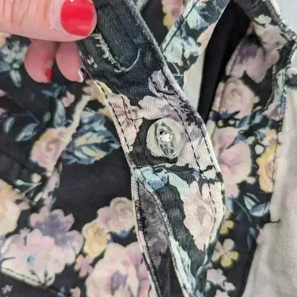Wild Fable Womens V-Neck Floral Print Zip Front Denim Shortalls Dark Wash Size S - Picture 10 of 13